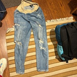 Distressed maternity jeans